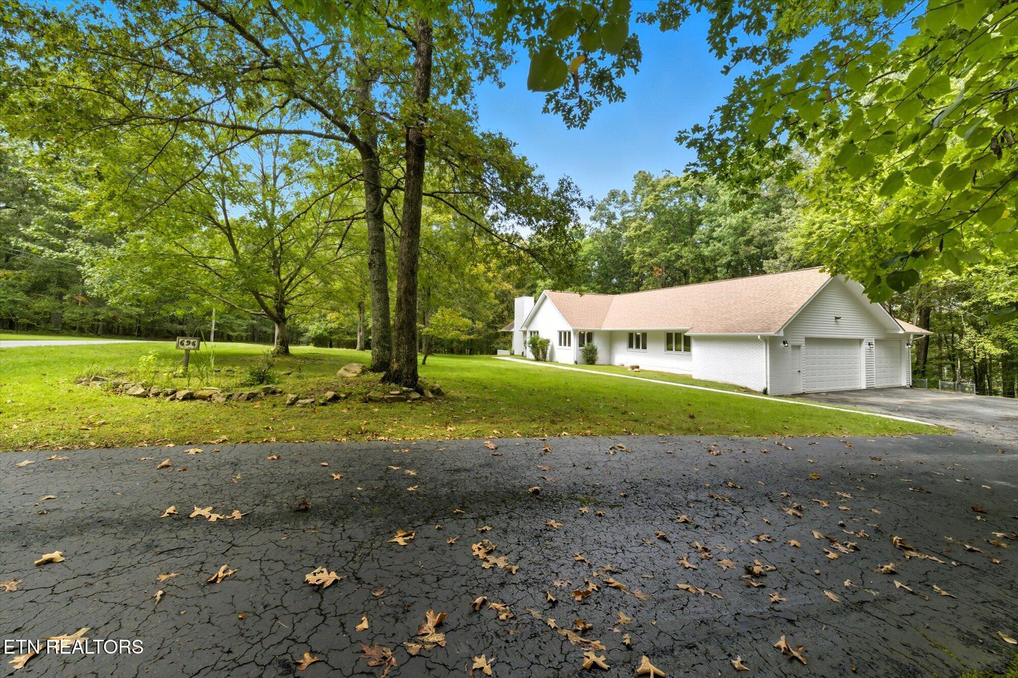 696 Laurel Circle