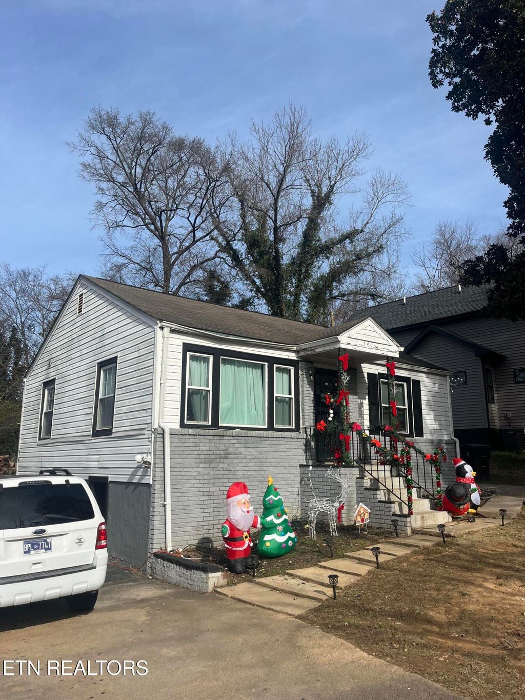 Photo of 3407 Skyline Drive, Knoxville, TN 37914 (MLS # 1325033)