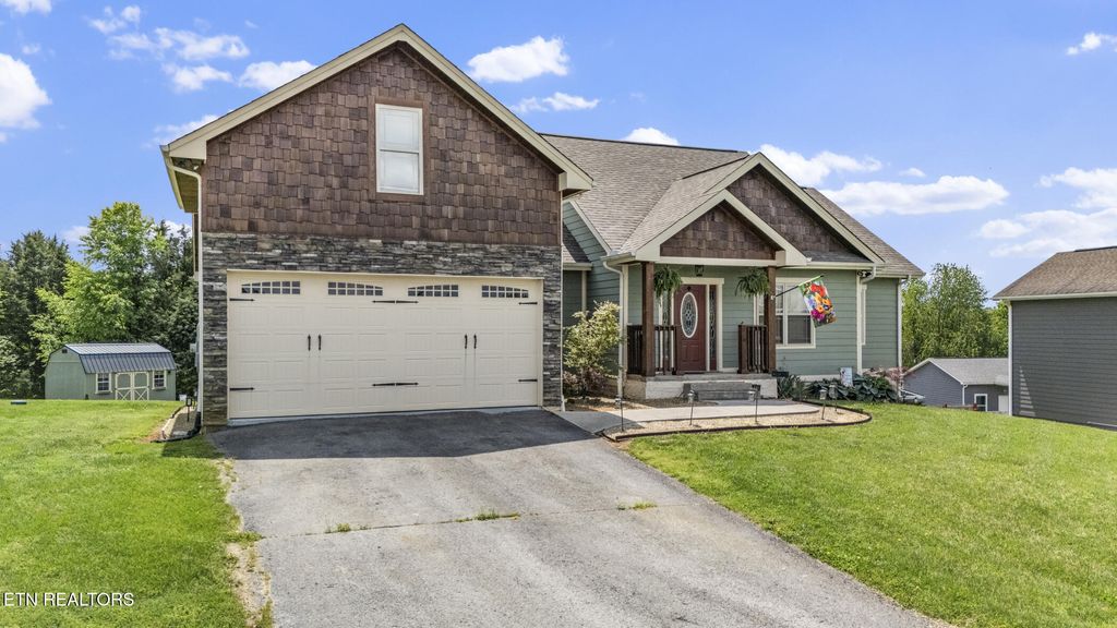 Photo of 2830 Dalton Dr Drive, Sevierville, TN 37876 (MLS # 1325152)