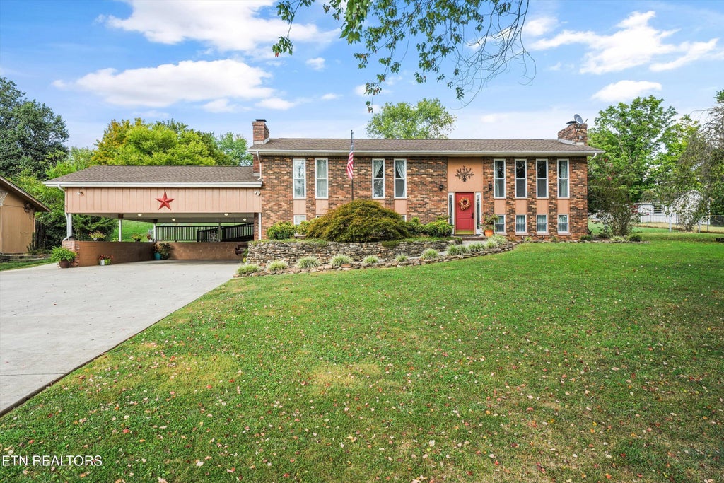 Photo of 7314 Glastonbury Rd, Knoxville, TN 37931 (MLS # 1355015)