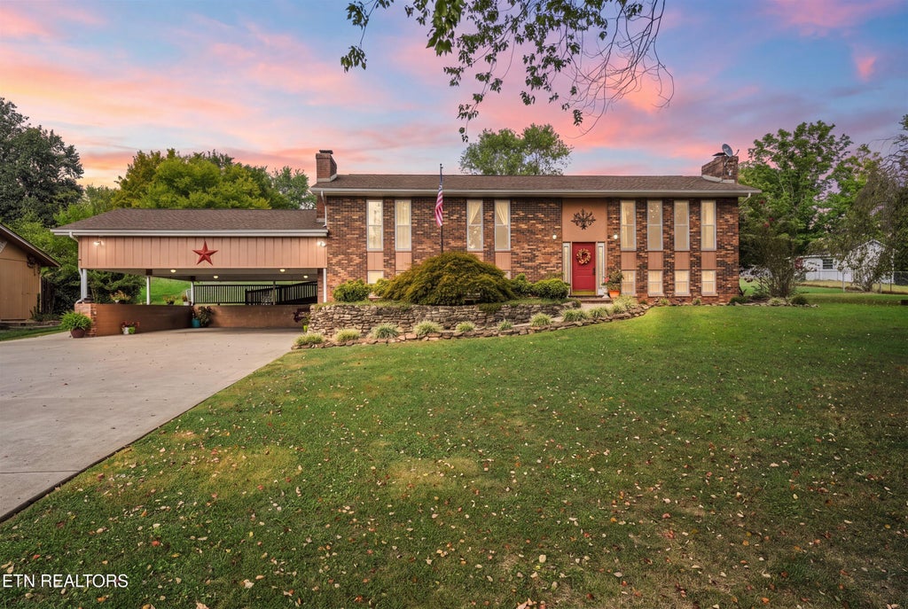 Photo of 7314 Glastonbury Rd, Knoxville, TN 37931 (MLS # 1355015)
