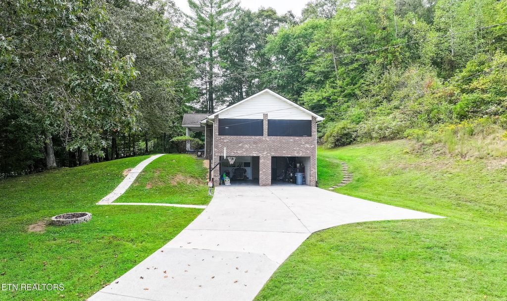 Photo of 105 Simpson Lane, Oliver Springs, TN 37840 (MLS # 1315970)