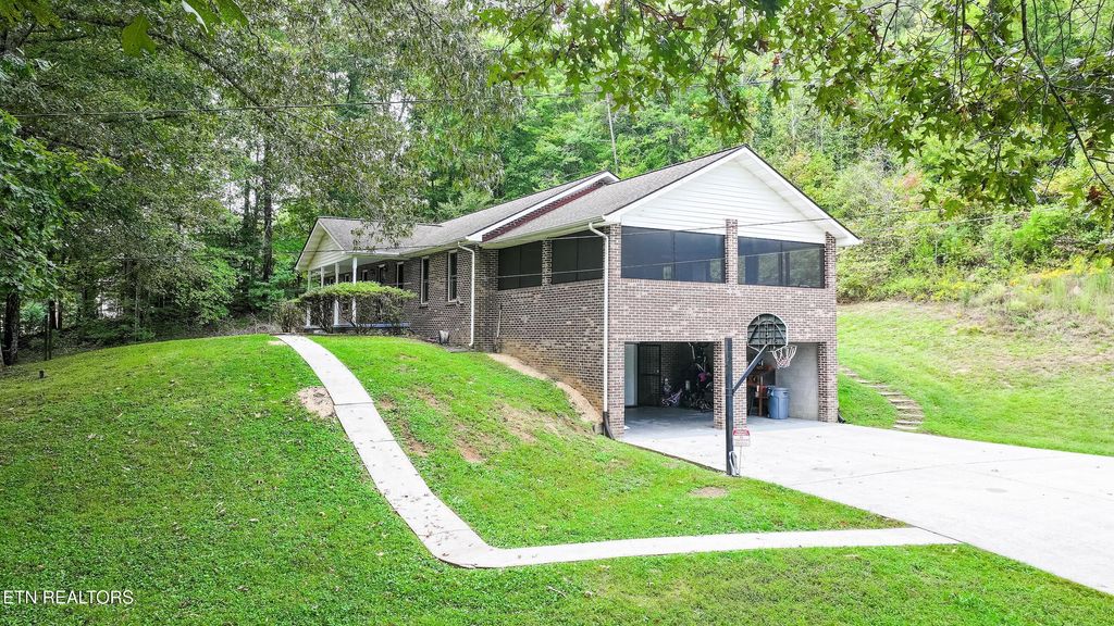Photo of 105 Simpson Lane, Oliver Springs, TN 37840 (MLS # 1315970)