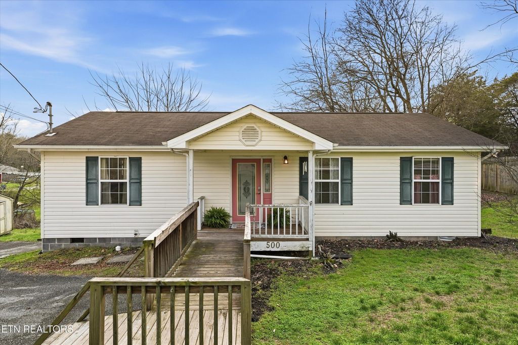 Photo of 500 Beets St, Clinton, TN 37716 (MLS # 1332345)