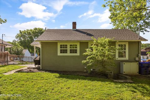 Tiny photo for 504 Cherokee Ave, Clinton, TN 37716 (MLS # 1342273)