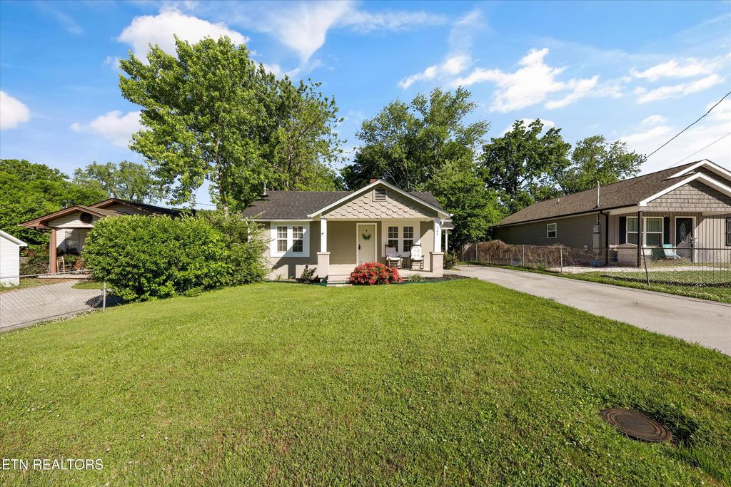 Photo of 504 Cherokee Ave, Clinton, TN 37716 (MLS # 1342273)