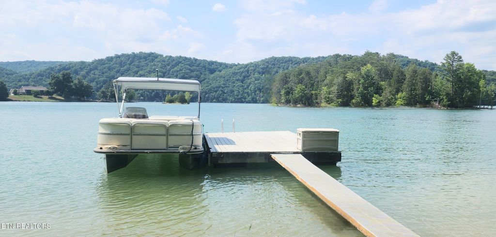 Photo of 110 Lakeview Drive, Maynardville, TN 37807 (MLS # 1268379)