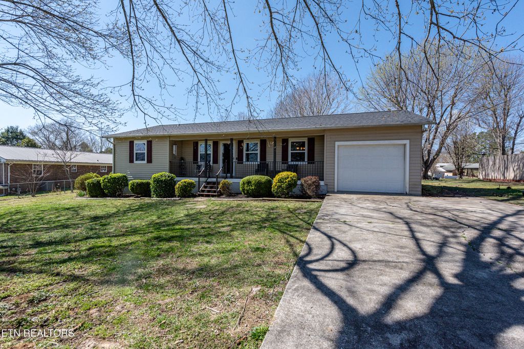 Photo of 209 Sequoyah Drive, Madisonville, TN 37354 (MLS # 1293888)