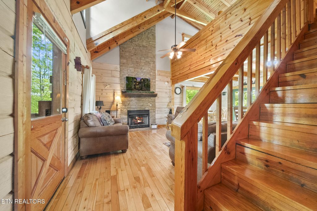 Photo of 2126 Loafers Glory Way, Gatlinburg, TN 37738 (MLS # 1299761)