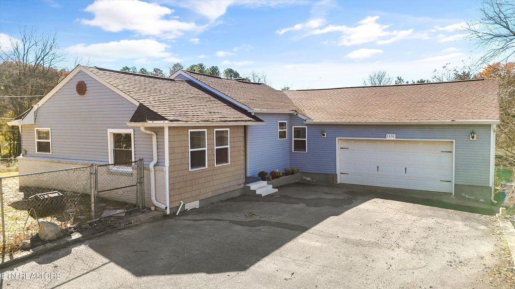 Photo of 1101 Avenue C, Knoxville, TN 37920 (MLS # 1322476)