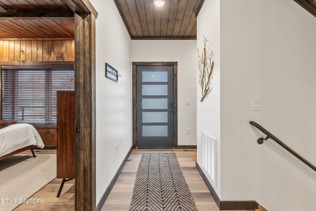 Photo of 721 Moccasin Way, Pigeon Forge, TN 37863 (MLS # 1285329)