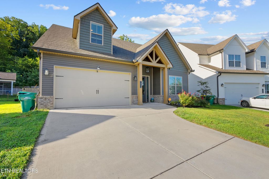 Photo of 1054 Belle Pond Ave, Knoxville, TN 37932 (MLS # 1313672)
