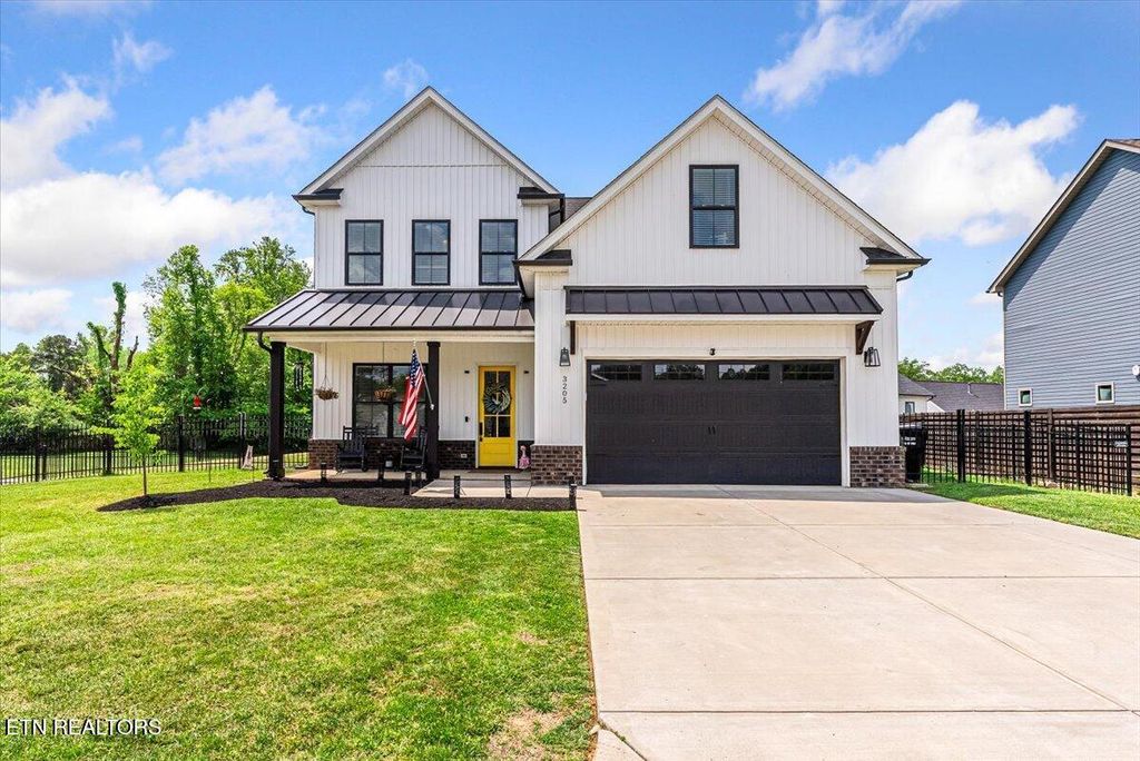 Photo of 3205 Great Plains Lane, Knoxville, TN 37931 (MLS # 1338583)