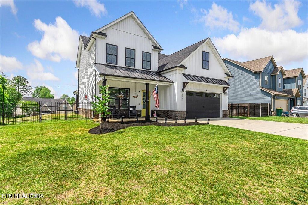 Photo of 3205 Great Plains Lane, Knoxville, TN 37931 (MLS # 1338583)