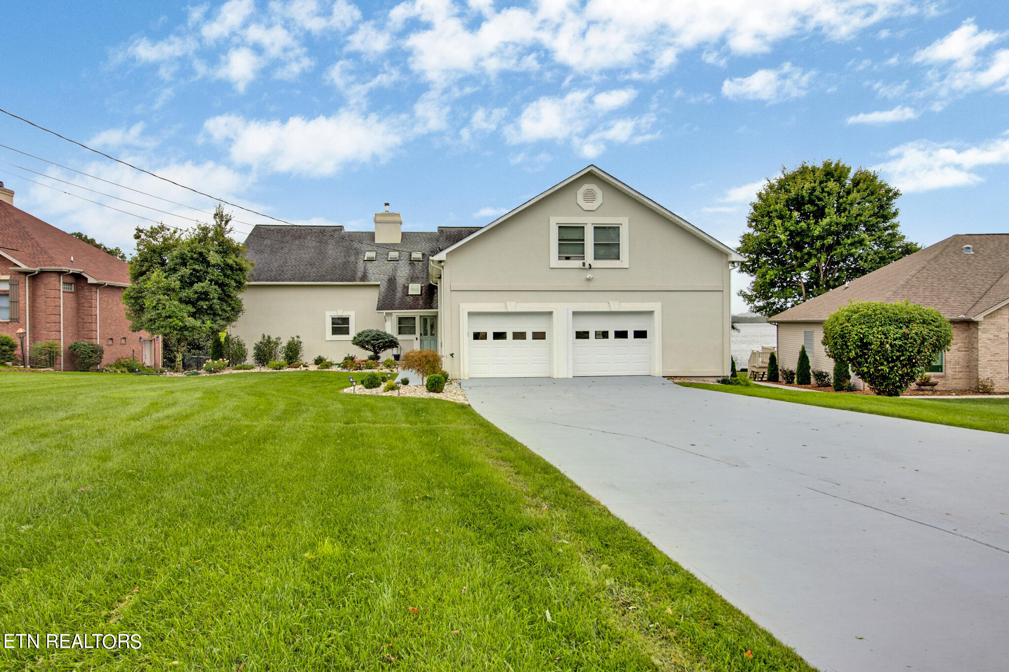 1260 Arrowhead Dr.