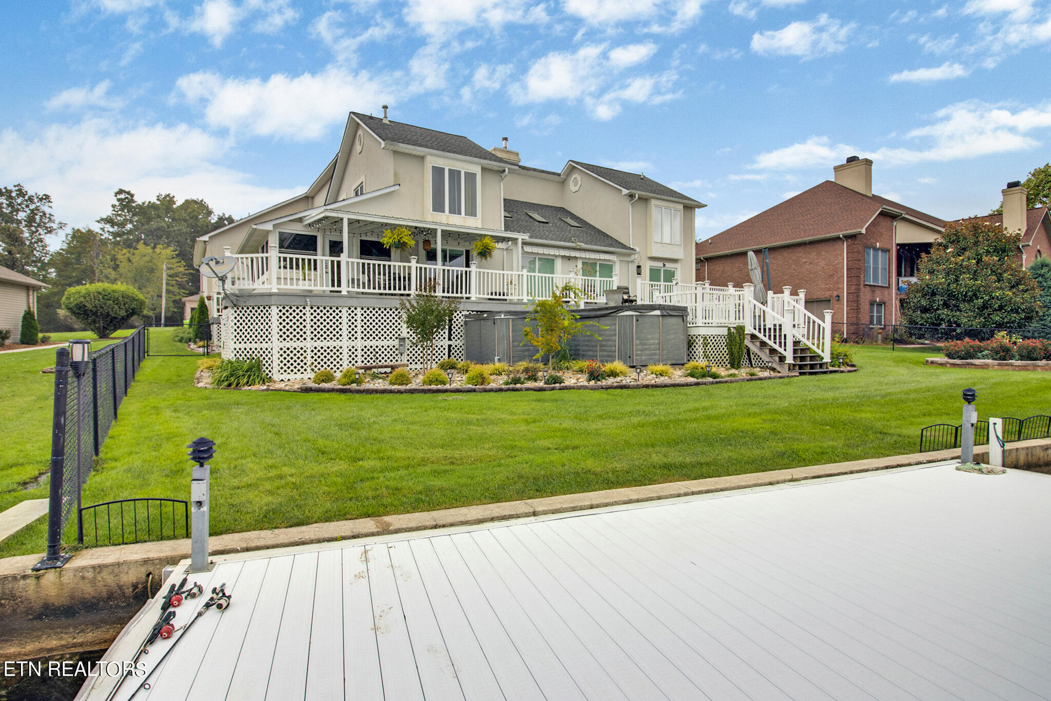 1260 Arrowhead Dr.