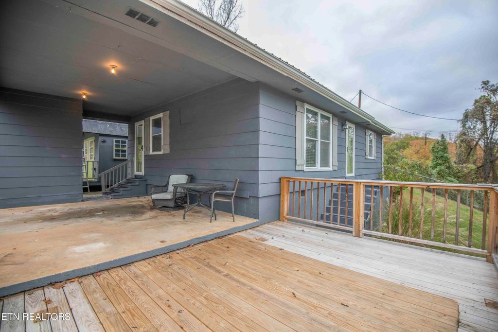 Photo of 102 Georgia Lane, Kingston, TN 37763 (MLS # 1283112)