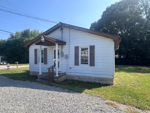 Tiny photo for 1106 Frank Campbell Rd, Jamestown, TN 38556 (MLS # 1355969)
