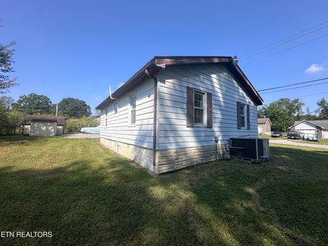 Tiny photo for 1106 Frank Campbell Rd, Jamestown, TN 38556 (MLS # 1355969)