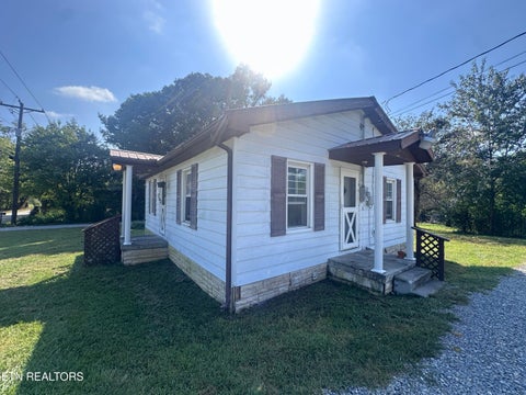 Tiny photo for 1106 Frank Campbell Rd, Jamestown, TN 38556 (MLS # 1355969)