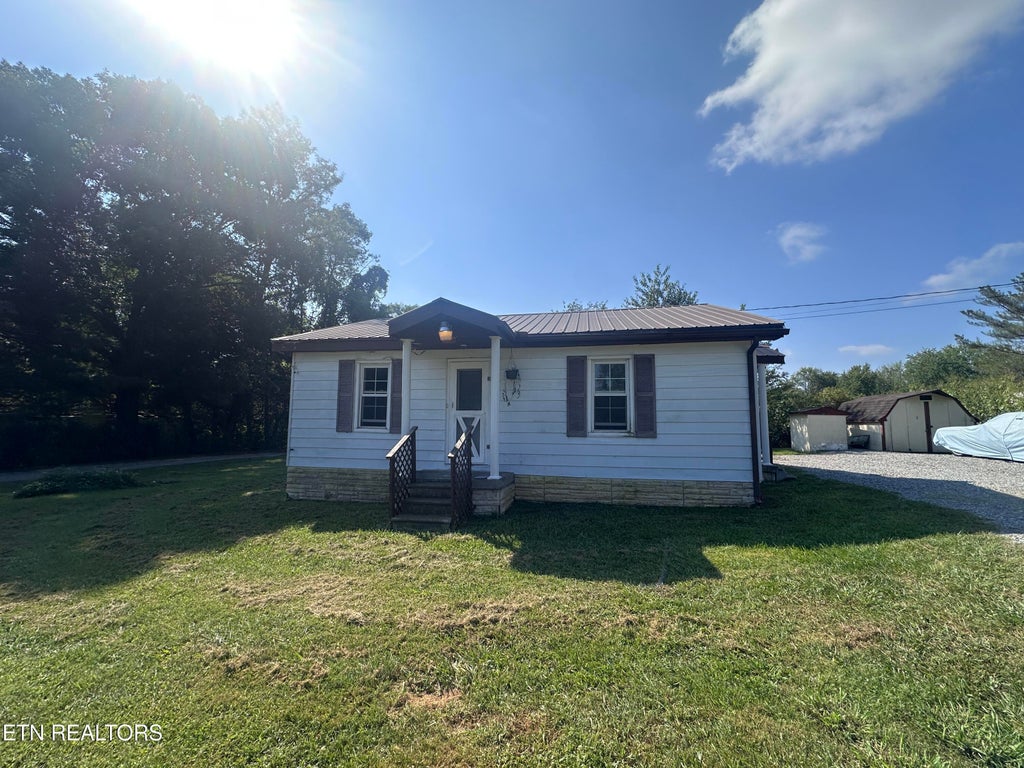 Photo of 1106 Frank Campbell Rd, Jamestown, TN 38556 (MLS # 1355969)