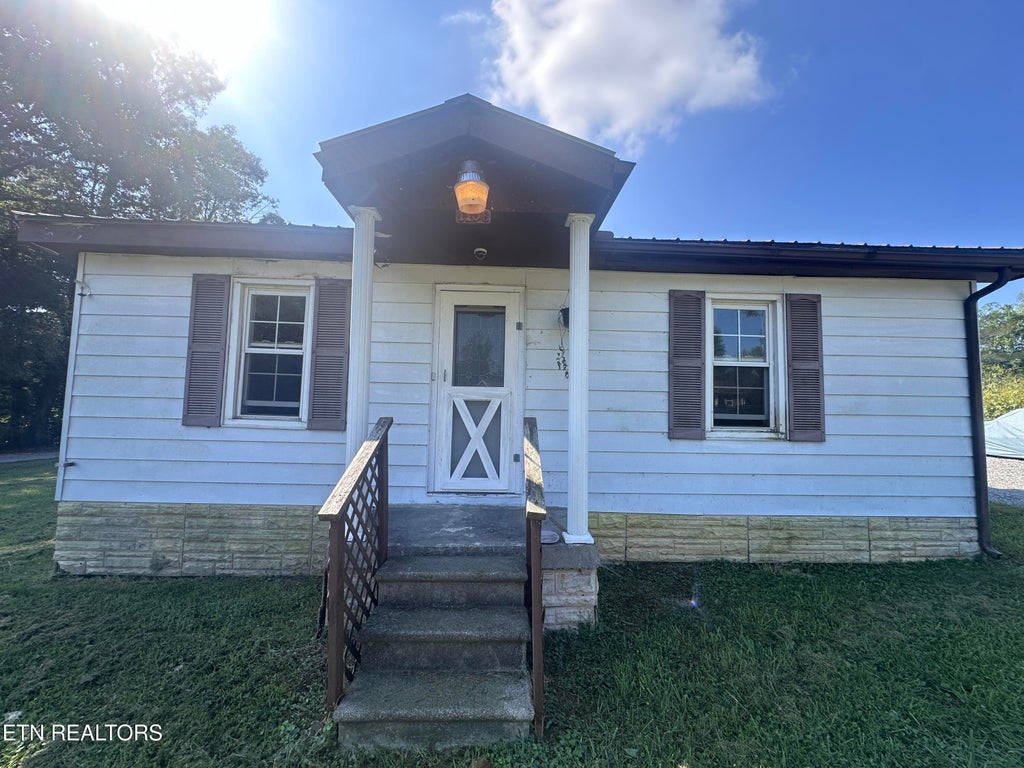 Photo of 1106 Frank Campbell Rd, Jamestown, TN 38556 (MLS # 1355969)