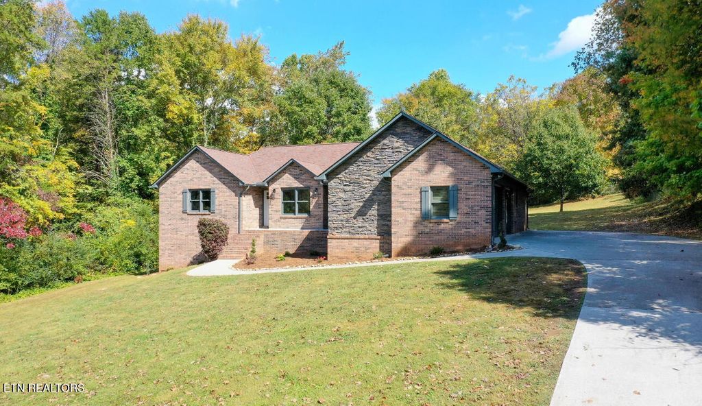 Photo of 1980 Stonybrook Rd, Louisville, TN 37777 (MLS # 1286923)