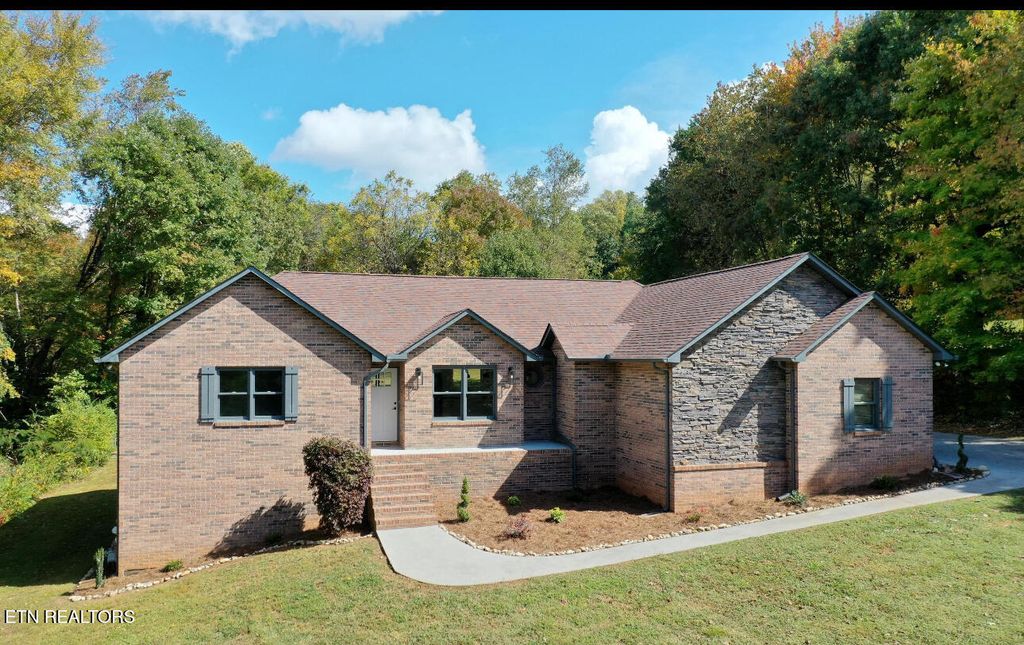 Photo of 1980 Stonybrook Rd, Louisville, TN 37777 (MLS # 1286923)