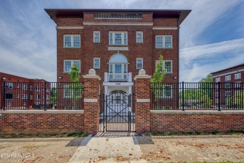 Photo of 2730 E Magnolia Ave #303, Knoxville, TN 37914 (MLS # 1342133)