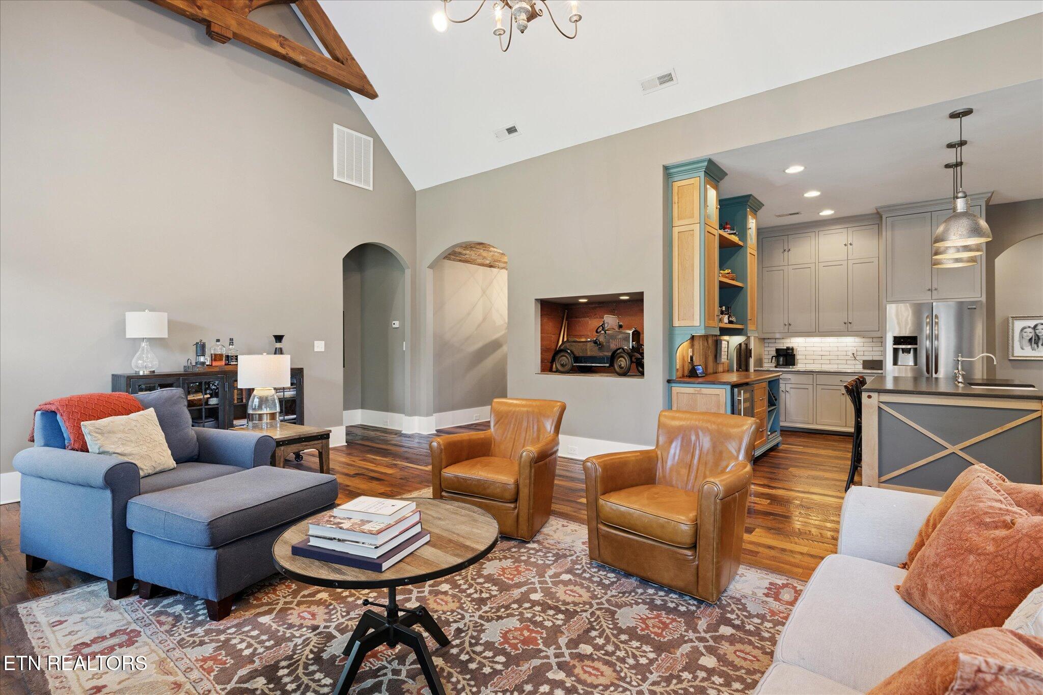 1623 Yachtsman Way