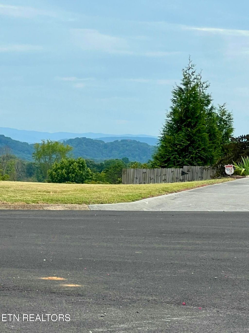 Photo of 214 S Rolling Ridge Lane, Vonore, TN 37885 (MLS # 1293650)