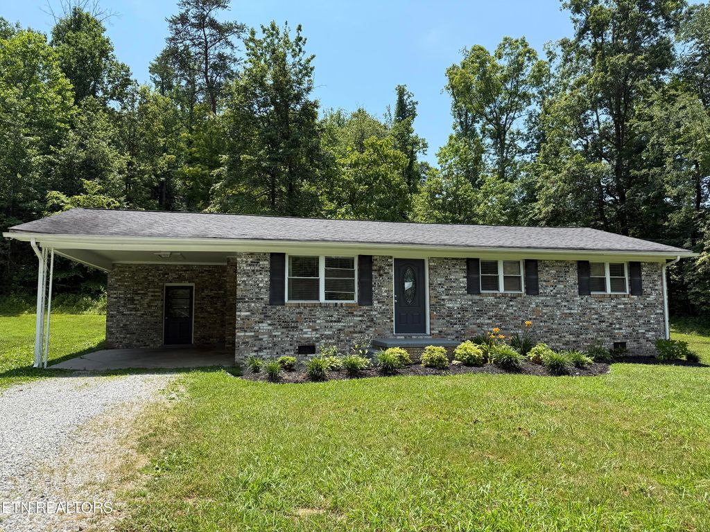 Photo of 3035 W Wolf Valley Rd, Clinton, TN 37716 (MLS # 1306353)