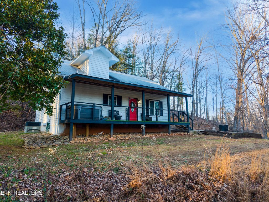 Photo of 3401 Mountain Overlook Way, Sevierville, TN 37876 (MLS # 1324436)