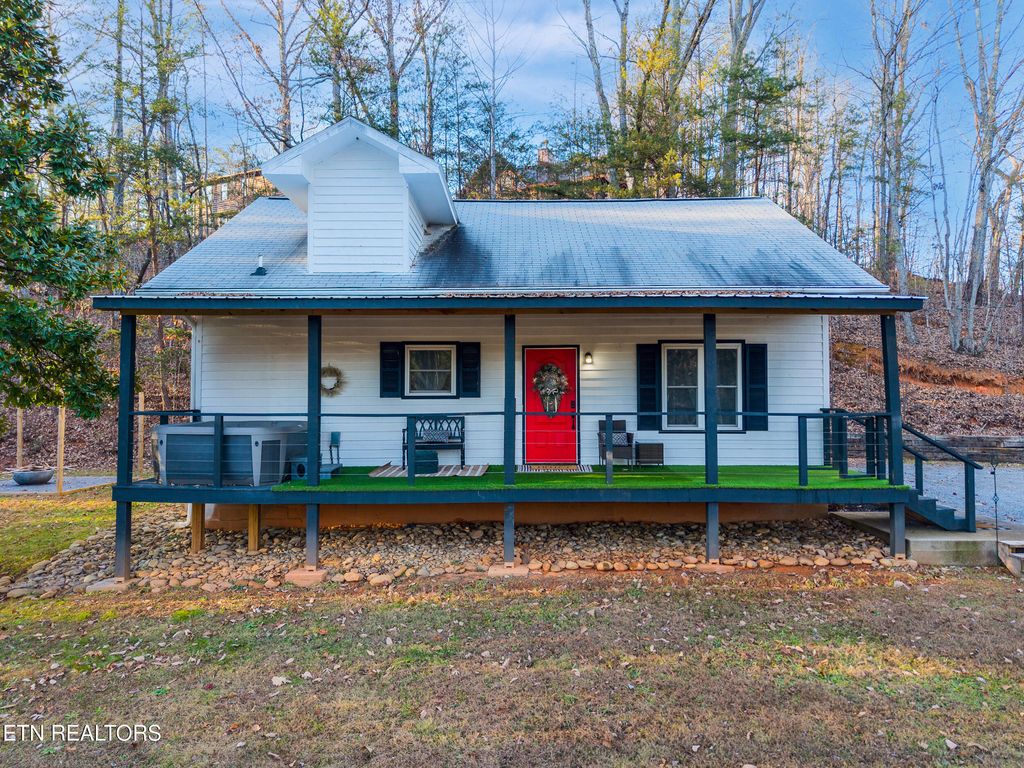 Photo of 3401 Mountain Overlook Way, Sevierville, TN 37876 (MLS # 1324436)