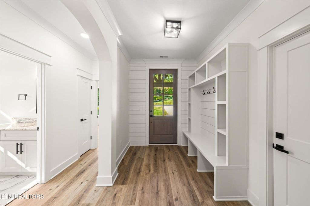 Photo of 102 Oostagala Drive, Loudon, TN 37774 (MLS # 1322673)