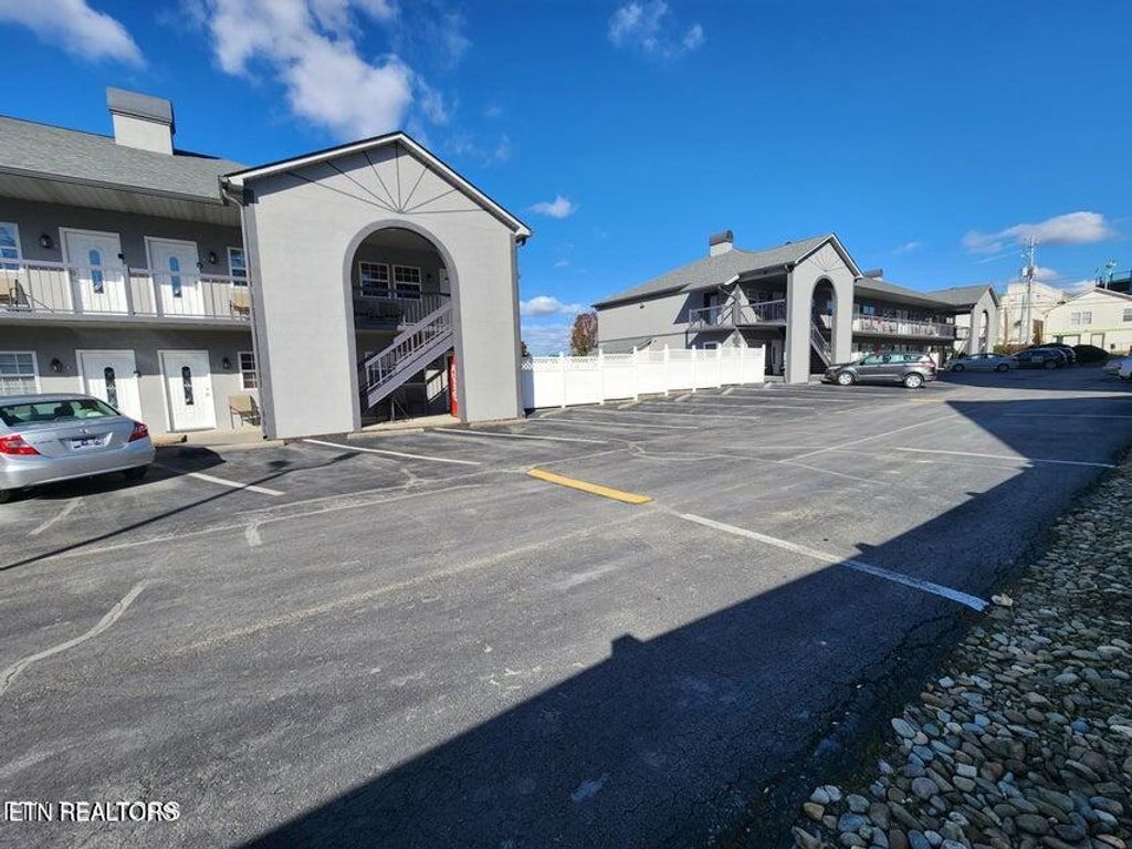 Photo of 2748 Florence Drive #APT 209, Pigeon Forge, TN 37863 (MLS # 1307600)