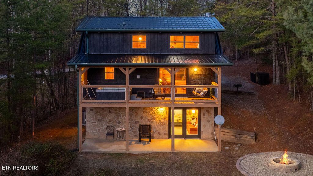 Photo of 4210 Mountain Rest Way, Sevierville, TN 37876 (MLS # 1334069)