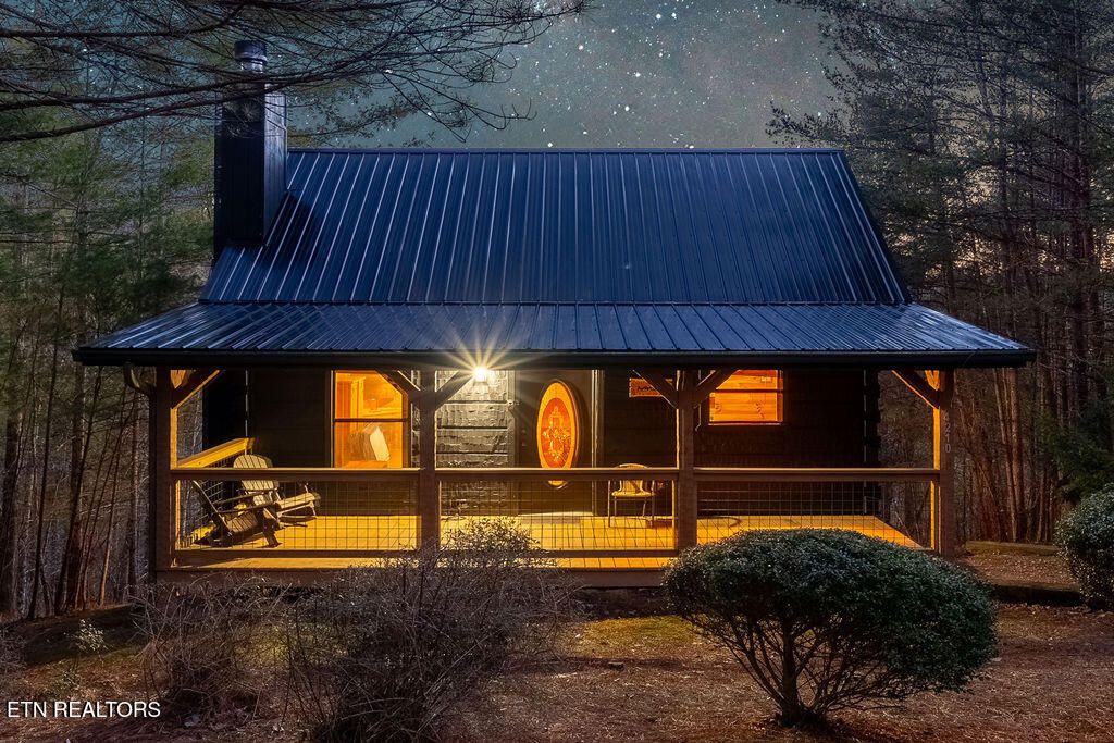 Photo of 4210 Mountain Rest Way, Sevierville, TN 37876 (MLS # 1334069)