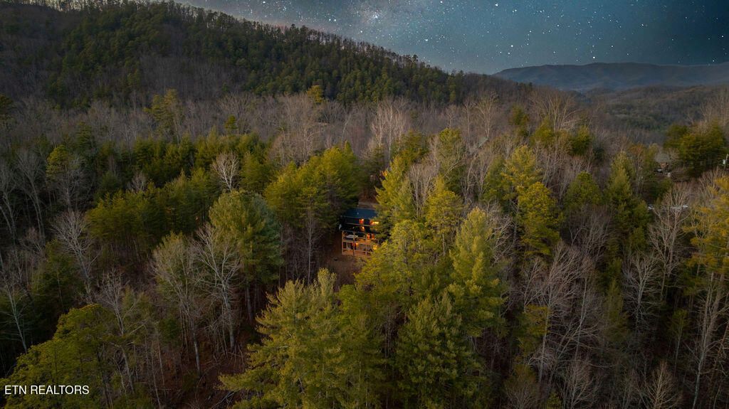 Photo of 4210 Mountain Rest Way, Sevierville, TN 37876 (MLS # 1334069)