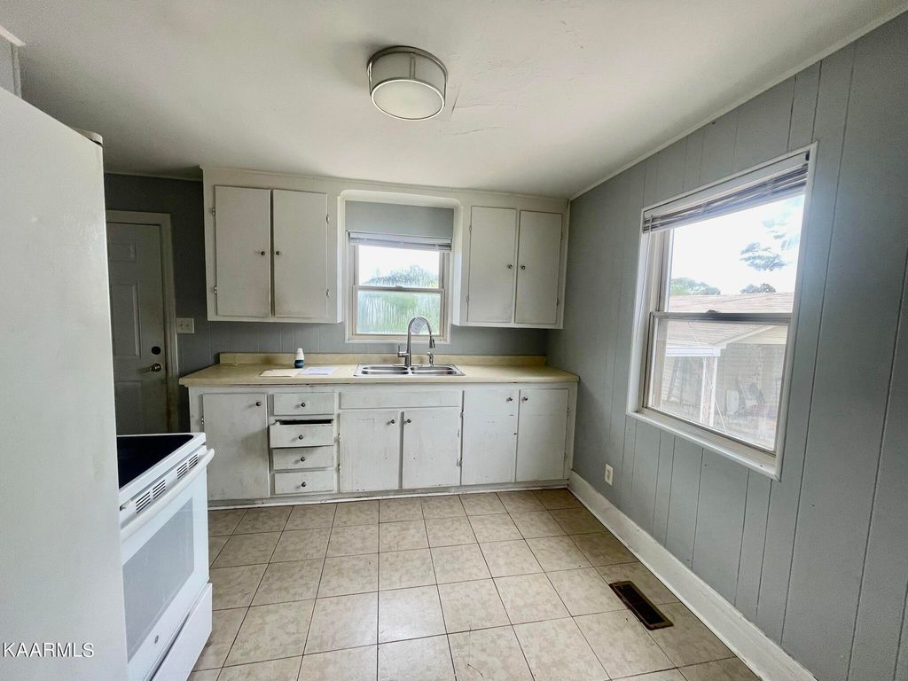 Photo of 334 Telford St, Alcoa, TN 37701 (MLS # 1236525)