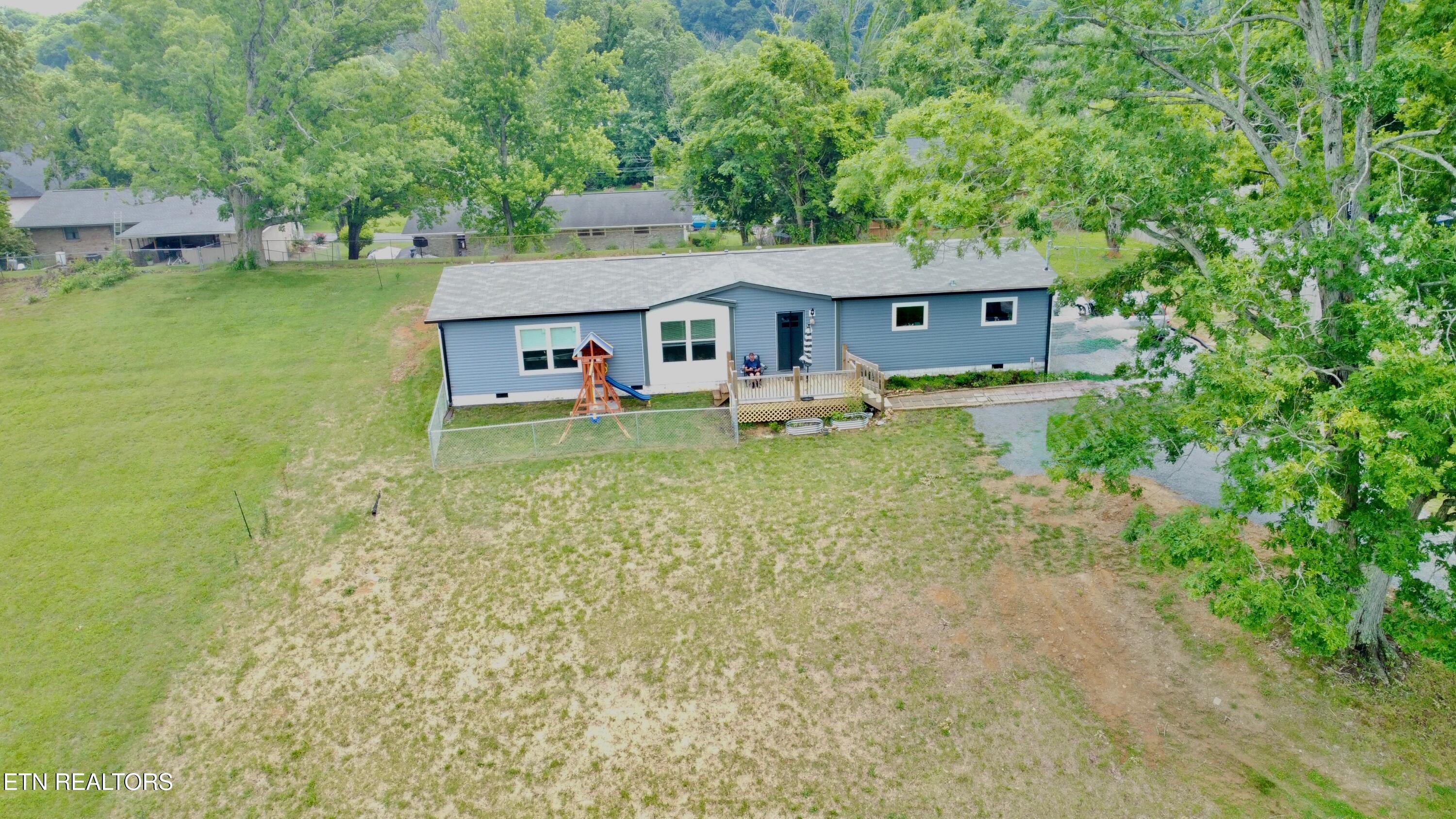 593 Summerville Rd