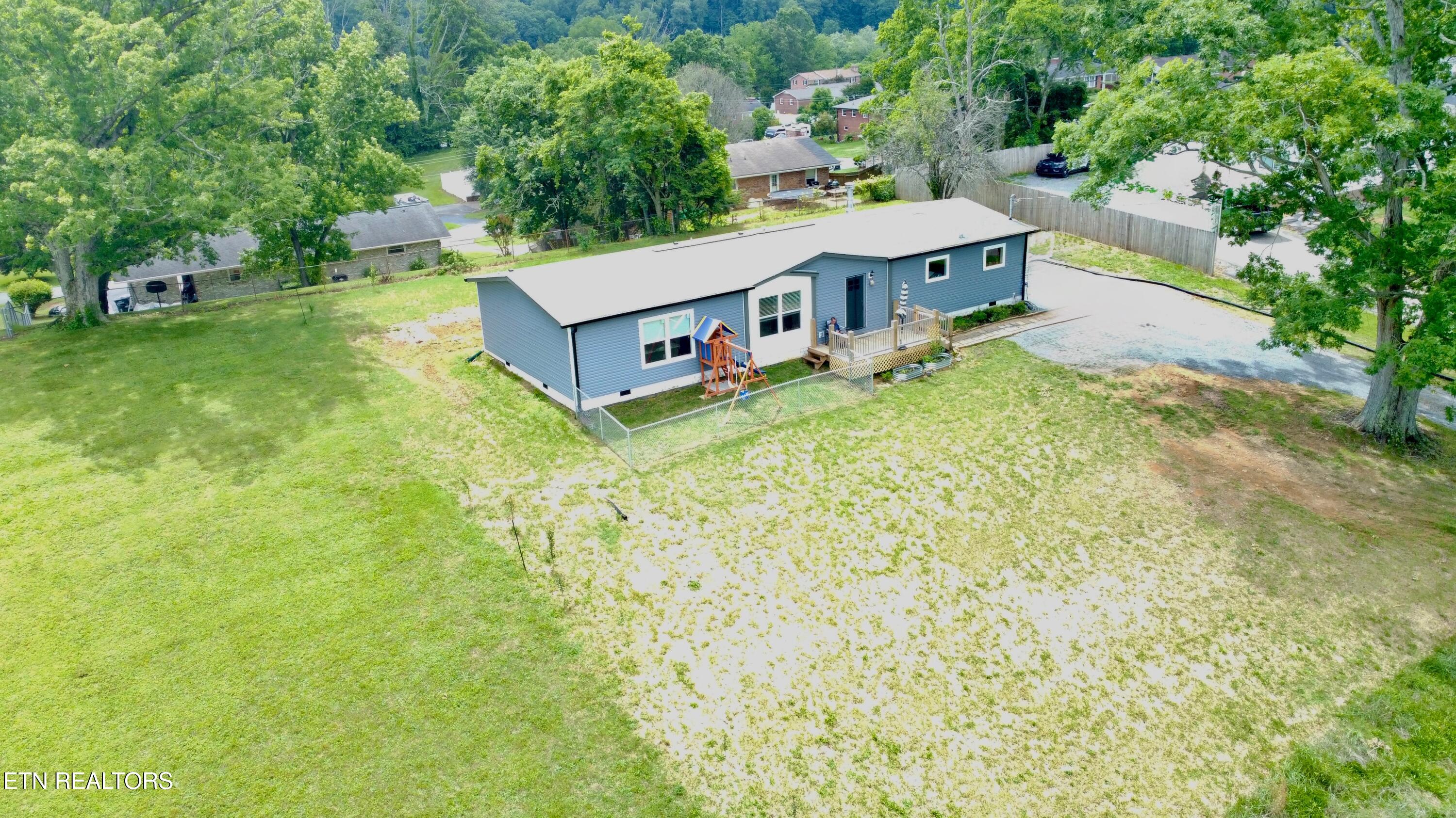 593 Summerville Rd
