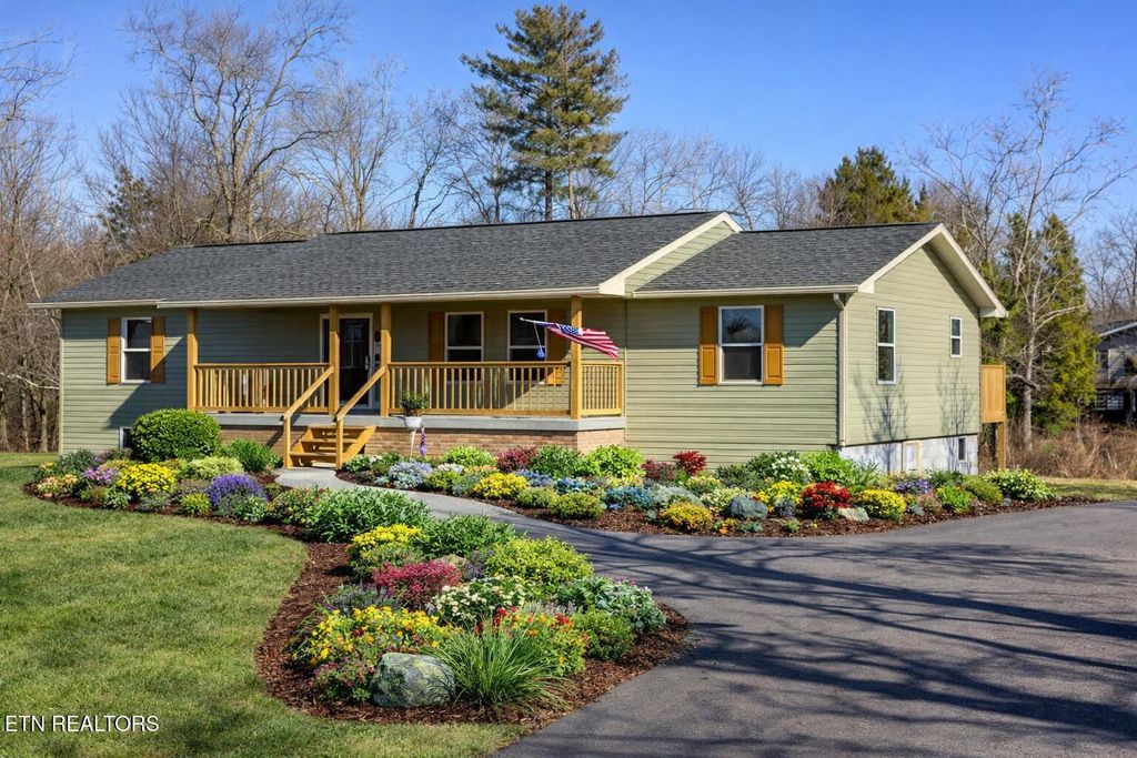 Photo of 37 Windy Acres Drive, Crossville, TN 38571 (MLS # 1320988)