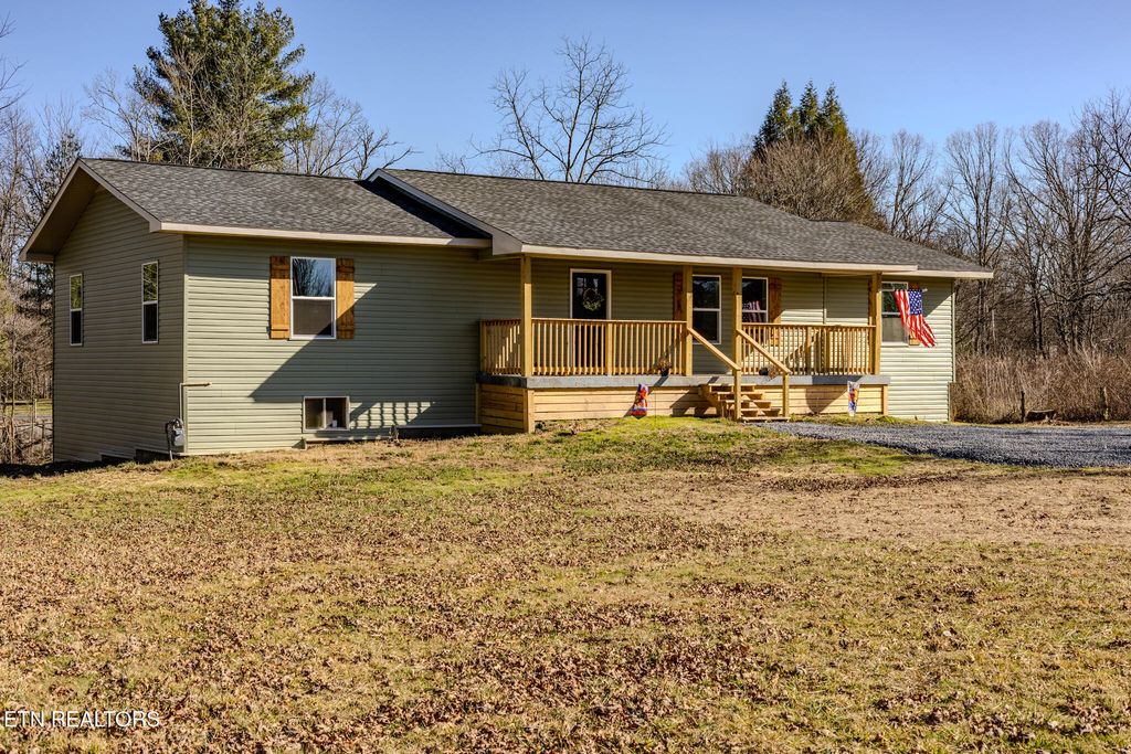 Photo of 37 Windy Acres Drive, Crossville, TN 38571 (MLS # 1320988)
