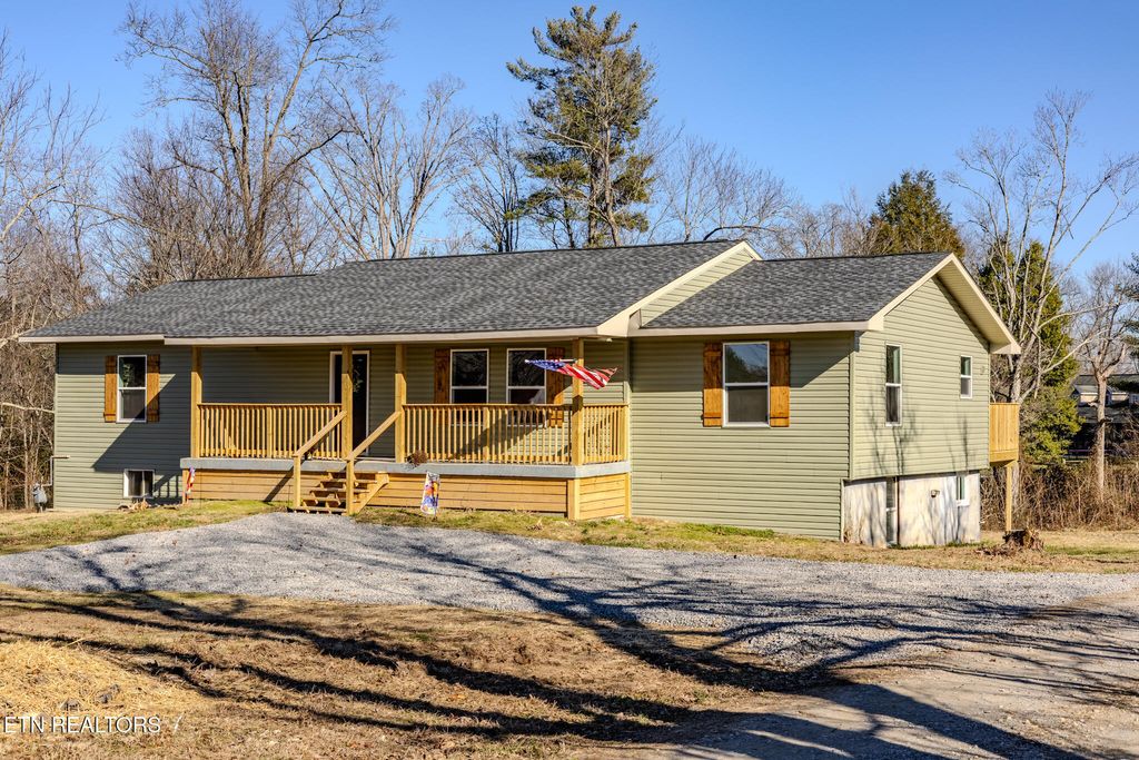 Photo of 37 Windy Acres Drive, Crossville, TN 38571 (MLS # 1320988)