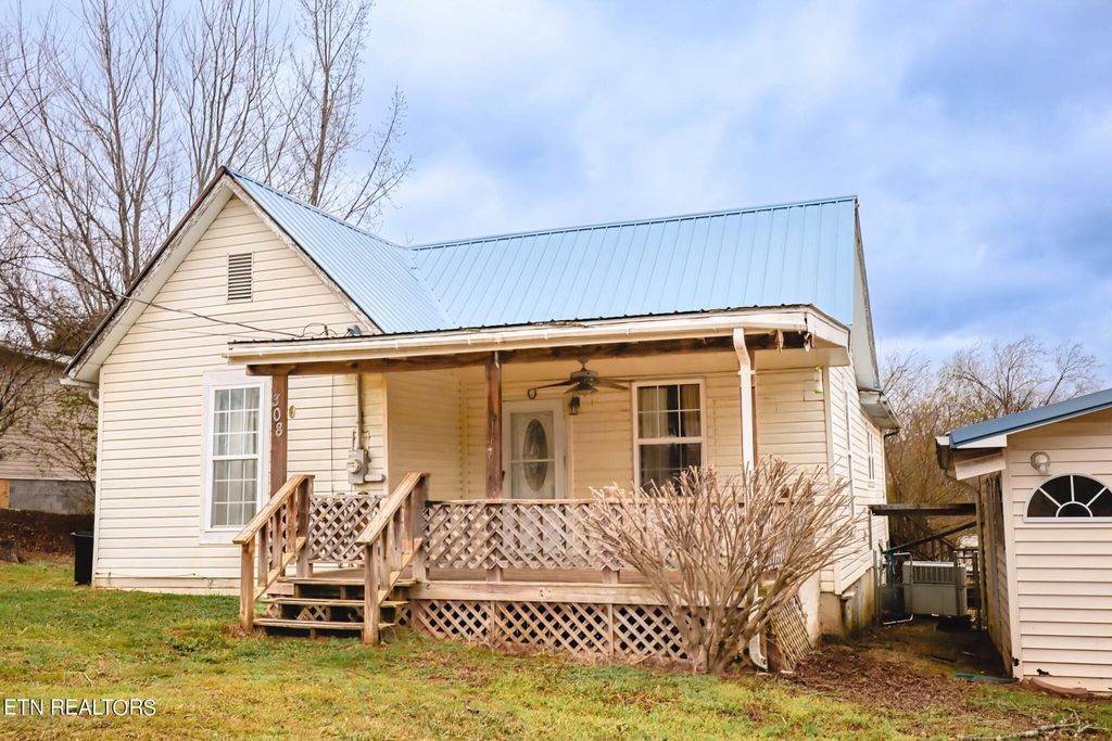 Photo of 308 Church St, Tellico Plains, TN 37385 (MLS # 1251093)