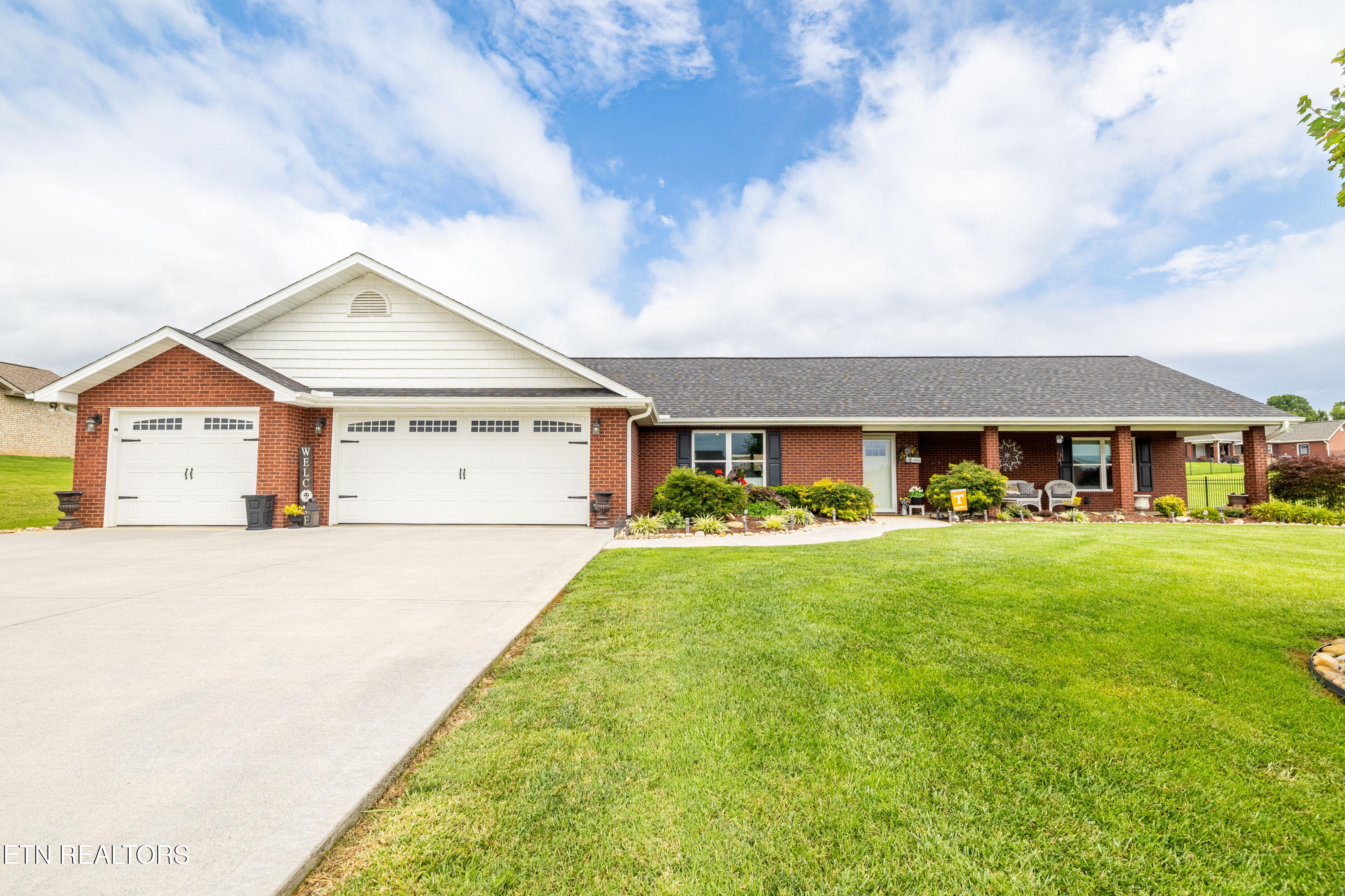 1045 Southwind Circle