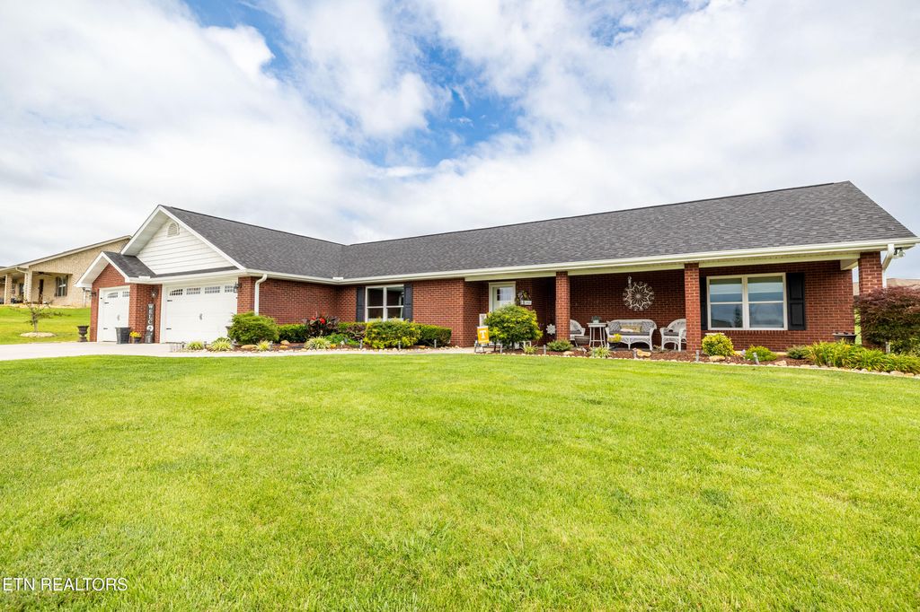 Photo of 1045 Southwind Circle, Dandridge, TN 37725 (MLS # 1304731)