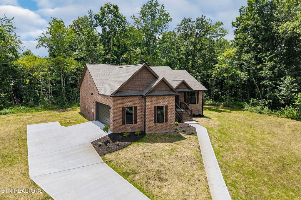 Photo of 2 Riverchase Drive, Crossville, TN 38555 (MLS # 1309472)