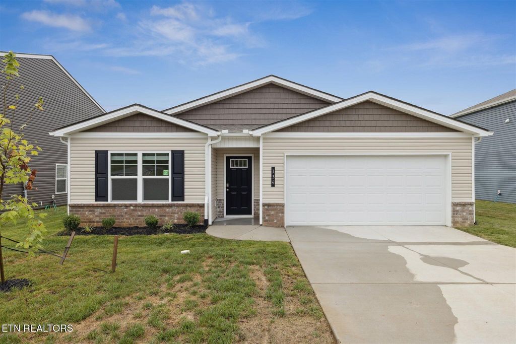 Photo of 134 N Blissful Meadows Drive, Harriman, TN 37748 (MLS # 1299452)
